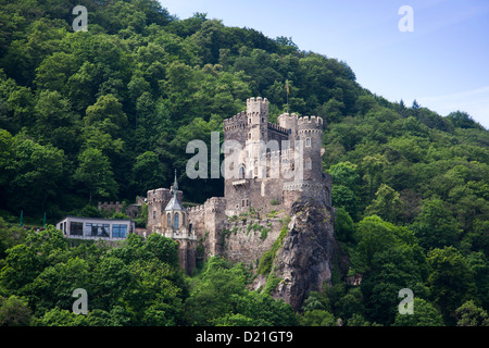 Burg Rheinstein über das Rheintal, Sankt Goarshausen, Rheinland-Pfalz, Deutschland Stockfoto