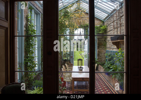 Wintergarten, gesehen vom Wohnzimmer der Balfour Castle Landhaushotel, Insel Shapinsay, Orkney Inseln, Schottland, Vereinigtes Ki Stockfoto