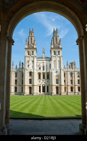 Nord-Quad, All Souls College von Hawksmoor, University of Oxford. gesehen von Catte Street, Oxford, England, UK Stockfoto
