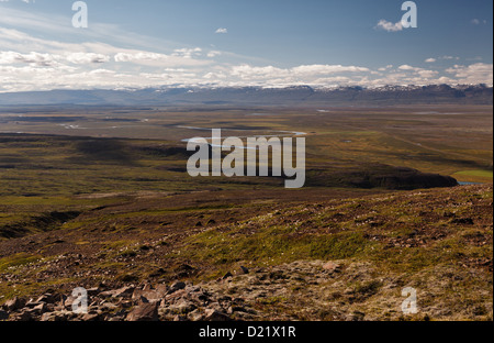 Flüsse schlängeln sich über den Mooren und Feuchtgebieten des Hróarstunga, East Fjorde, Island Stockfoto