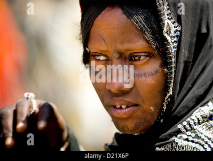 Afar Stamm Frau mit Scarifications auf ihrem Gesicht, Assaita, Afar Regional State, Äthiopien Stockfoto