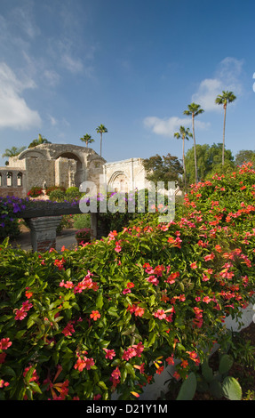 GARTEN KIRCHENRUINE GROßE STEINERNE MISSION SAN JUAN CAPISTRANO ORANGE COUNTY KALIFORNIEN USA Stockfoto