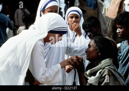 Mutter Teresa Mother Teresa: Im Namen Gottes armen Mutter Teresa (Geraldine Chaplin) *** lokalen Caption *** 1997 Family Channel Stockfoto