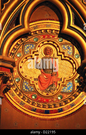 Symbol an der Wand der unteren Ebene des pfälzischen Capilla Real, Sainte-Chapelle, Paris Stockfoto