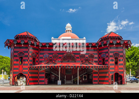 Firehouse-Museum bei Abenddämmerung Parque De Bombas, Plaza Las Delicias, Ponce, Puerto Rico Stockfoto