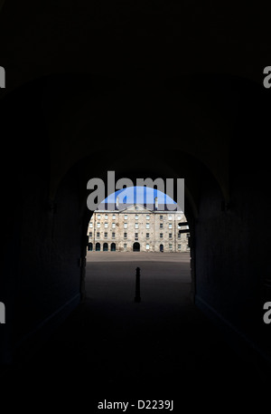 Torbogen zum National Museum of Ireland, The Collins (ehemalige britische Royal Barracks) Kaserne abgeschlossen im Jahre 1704 Arbour Hill, Stadt Dublin, Irland Stockfoto