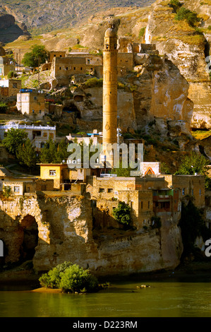 Alte Zitadelle ayyubidische El Rizk Moschee & Artukid Little Palace von Hasankeyf, Türkei Stockfoto