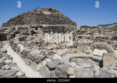 Sardinien: Nuraghe Su Nuraxi - Überreste des Dorfes Nuraghen Stockfoto