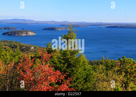 Champlain Bergweg, betrachtet man Franzose Bay, Acadia National Park, Maine, USA Stockfoto