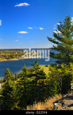 Fliegende Bergweg, auf fliegende Berg, Blick auf Somes Sound, Acadia-Nationalpark, Mount Desert Island, Maine, USA Stockfoto