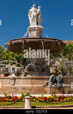 Die reich verzierten Rotonde-Brunnen in Aix en Provence, Frankreich Stockfoto