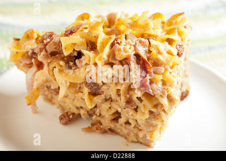 Nudel-Kugel, ein Pudding aus der osteuropäischen jüdischen tradition Stockfoto