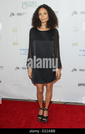 11. Januar 2013 besucht - Los Angeles, Kalifornien, USA - Thandie Newton Kino für Peace Foundation '' Gala für Menschlichkeit 2013'' am 11. Januar 2013 im Beverly Hills Hotel, Beverly Hills, Kalifornien. USA. (Kredit-Bild: © TLeopold/Globe Photos/ZUMAPRESS.com) Stockfoto