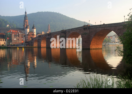 Alte Brücke über den Neckar, Heidelberg Stockfoto