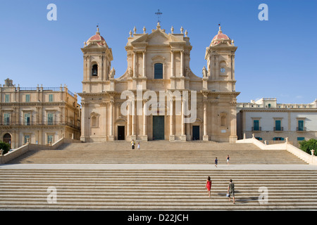 Noto: Piazza Municipio - Dom Stockfoto