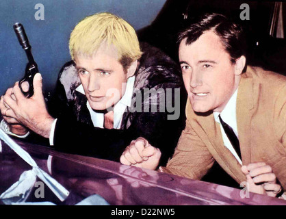 Ein Spion Zuviel ein Spion zu viele David McCallum, Robert Vaughn Die Beiden Agenten Napoleon Solo (Robert Vaughn, R) Und Illya Stockfoto