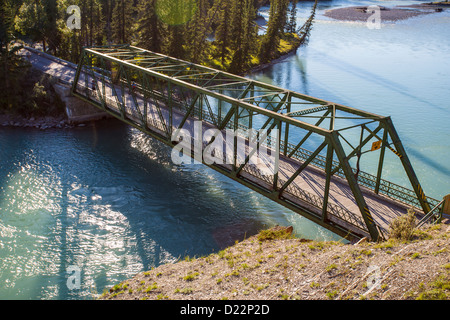 Brücke über Athabasca River im Jasper National Park in Alberta, Kanada Stockfoto