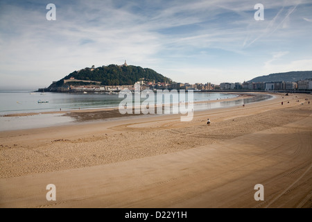 Playa De La Concha, am frühen Morgen - San Sebastián, Gipuzkoa, Baskisches Land, Spanien Stockfoto