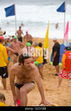 Sydney, Australien. 13. Januar 2013. Wettbewerber beim Avalon Beach Ocean Swim Race, ein 1,5km km Schwimmen, das Teil der Pittwater Ocean Swim Series ist, Sydney. Stockfoto