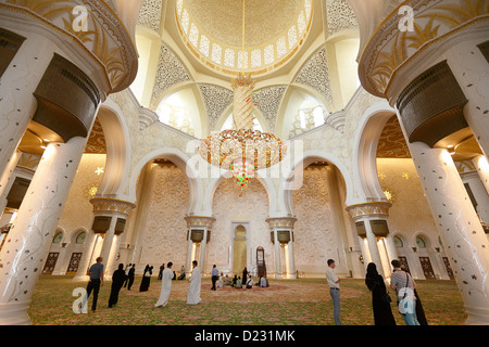 Abu Dhabi, Vereinigte Arabische Emirate, Interieur von Scheich Zayed bin Sultan Al Nahyan Mosque Stockfoto