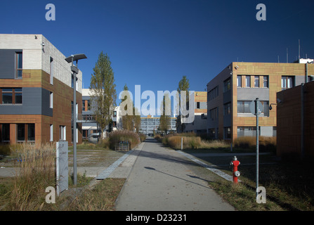 Gebäude auf dem Gelände des Campeon Neubiberg, Deutschland Stockfoto