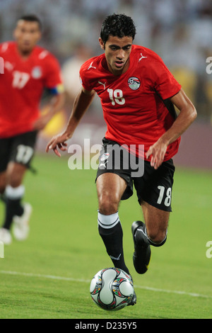 ALEXANDRIA, ÄGYPTEN - 24. SEPTEMBER: Ahmed Magdy von Ägypten im Kampf gegen Trinidad und Tobago während des Eröffnungsspiels der FIFA U-20-Weltmeisterschaft im Borg El Arab Stadium am 24. September 2009 in Alexandria, Ägypten. Nur redaktionelle Verwendung. Kommerzielle Nutzung verboten. (Foto: Jonathan Paul Larsen / Diadem Images) Stockfoto