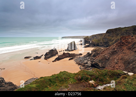 Bedruthan Steps in Cornwall England bei Ebbe Stockfoto