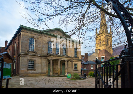 Obere Kapelle, Norfolk Street, Sheffield, mit St Marie römisch-katholische Kathedrale im Hintergrund Stockfoto