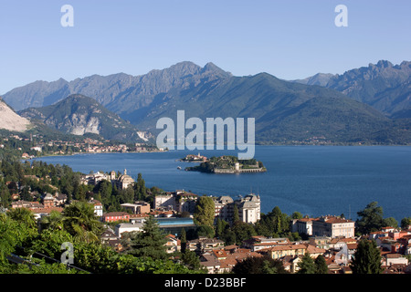 Piemont: Borromäischen Inseln - Isola Bella [Vordergrund] & Isola dei Pescatori gesehen von Stresa Stockfoto
