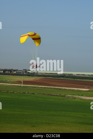 Motor Paragliding in Israel, Küstenebenen fotografiert Stockfoto