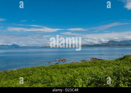 Gruinard Bay & Gruinard Island mit Blick auf Benmore Coigach nr Laide Ross & Cromarty Highland Schottland Stockfoto