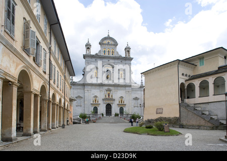 Piemont: Varallo - Sacro Monte / Basilika in Piazza del Tempio Stockfoto