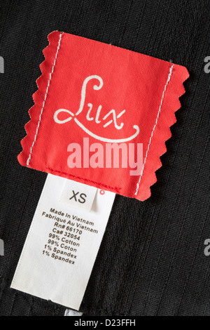 In Vietnam label in Lux Jacke aus - im UK Vereinigtes Königreich, Großbritannien verkauft. Stockfoto