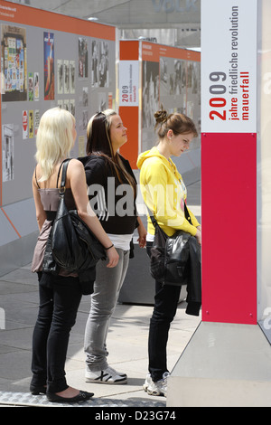 Berlin, Deutschland, friedliche Revolution Ausstellung am Alexanderplatz Stockfoto