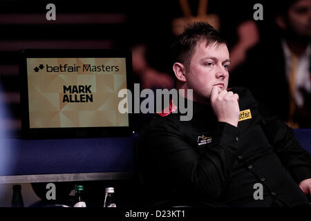 London, UK. 13. Januar 2013. Mark Allen in Aktion gegen Mark Davis während des Masters Snooker von Alexandra Palace. Stockfoto