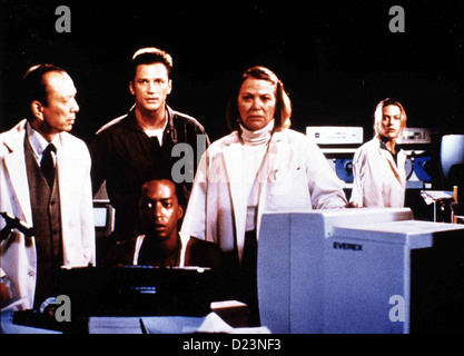 Shadowzone Shadowzone Dr.Van Flotte (James Hong, l), Wiley (Miguel Nunez, V), Capt Hickock (David Beecroft, h), Dr. Ehrhardt Stockfoto