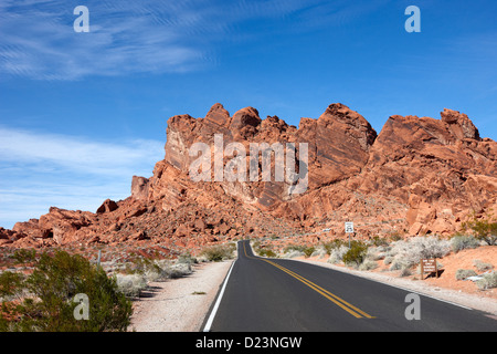 Straße durch das Tal des Feuers Staatspark Nevada, usa Stockfoto