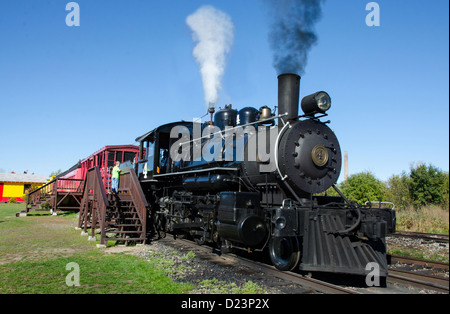Der Holzfäller Steam Train Laona, Wisconsin, ein Vintage Dampfzug führt Besucher auf dem Camp 5 Holzfällerlager. Stockfoto