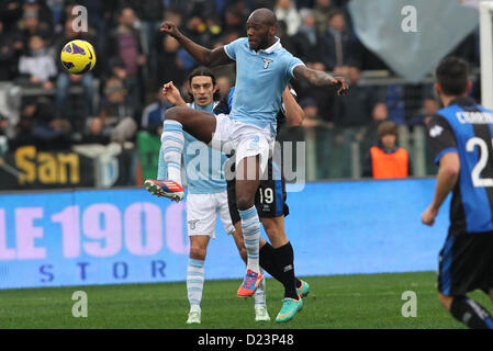 Rom, Italien. 13. Januar 2013.  Olympia-Stadion. Serie A Fußball.   Hernanez von Lazio Rom in der italienischen Liga-Spiel zwischen Lazio und Atalanta. Lazio Rom gewann das Spiel mit einem Score von 2-0 durch Tore von Floccari und Brivio Stockfoto