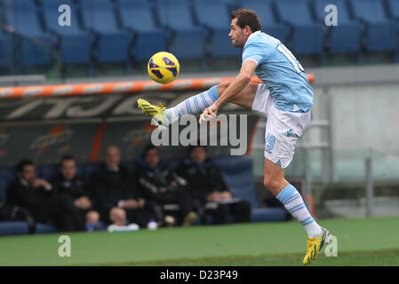 Rom, Italien. 13. Januar 2013.  Olympia-Stadion. Serie A Fußball.    Lulic Lazio in Aktion während der italienischen Liga-Spiel zwischen Lazio und Atalanta. Lazio Rom gewann das Spiel mit einem Score von 2-0 durch Tore von Floccari und Brivio Stockfoto