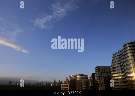 Die Skyline der Stadt vom Albert Park, Melbourne, Victoria, Australien. Keine PR Stockfoto