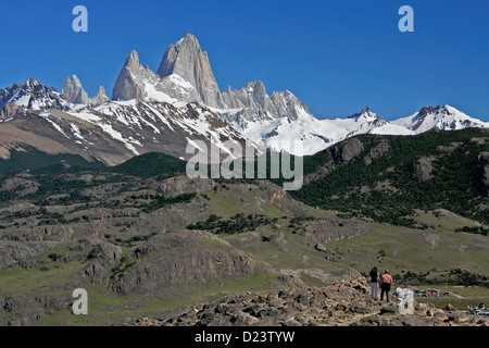 Wanderer und Fitz Roy Bereich der Anden, Los Glaciares NP, Patagonien, Argentinien Stockfoto