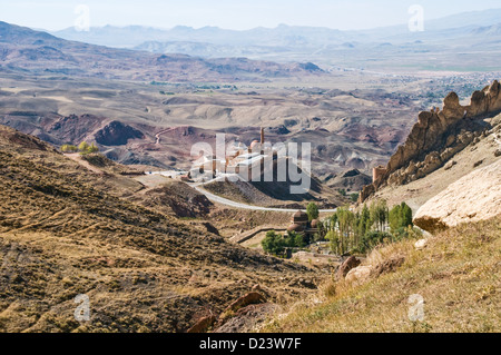 Das 18. Jahrhundert osmanischen Ishak Pasha Palast mit Blick auf die Stadt Dogubeyazit in der östlichen Anatolien in der Türkei. Stockfoto