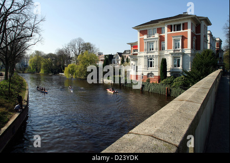 Hamburg, Deutschland, Wohngebäude auf der Alster Stockfoto