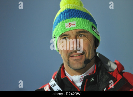 Deutsche Trainer der österreichischen Nationalmannschaft Remo Krug Gesten während der Männer 10 km Sprint-Rennen der Biathlon-Weltcup in der Chiemgau Arena in Ruhpolding, Deutschland, 12. Januar 2013. Foto: Andreas Gebert Stockfoto