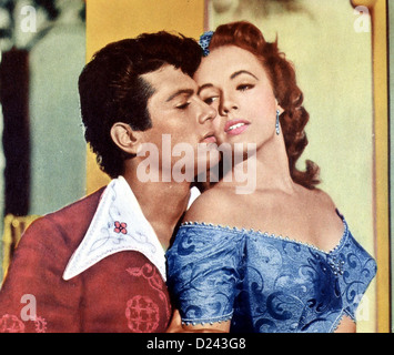 Der Sohn Von Ali Baba Sohn Ali Baba Tony Curtis, Piper Laurie Ali Babas Sohn Kashma Baba (Tony Curtis) Geht Beinahe einem Stockfoto