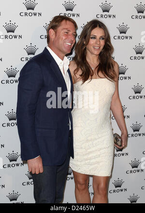 Shane Warne und Liz Hurley an der IMG Tennis Spieler Party, Krone, Melbourne, 13. Januar 2013. Stockfoto