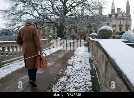 Cambridge, UK. 14. Januar 2013. Schnee in Cambridge UK heute Ansicht des Clare College-Kredit: JAMES LINSELL-CLARK / Alamy Live News Stockfoto