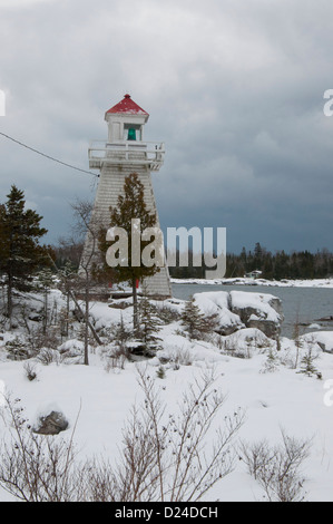 Leuchtturm in South Baymouth an einem stürmischen Wintertag. Stockfoto