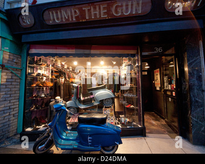 Die Waffe wechseln, einem beliebten Mens Fashion Shop in der North Laine in Brighton. Stockfoto